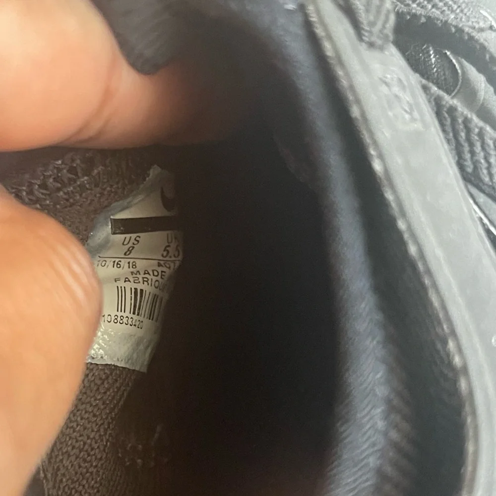 Nike trainers. - Picture 6 of 6